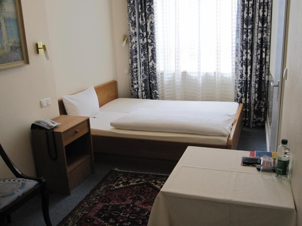 Hotel Pension Fasanenhaus เบอร์ลิน ห้อง รูปภาพ
