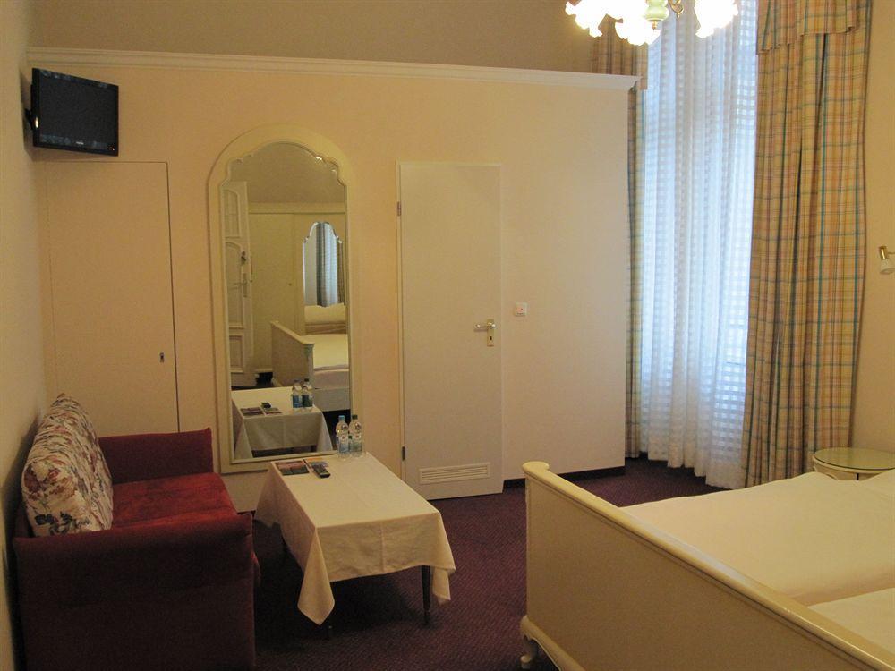 Hotel Pension Fasanenhaus เบอร์ลิน ภายนอก รูปภาพ
