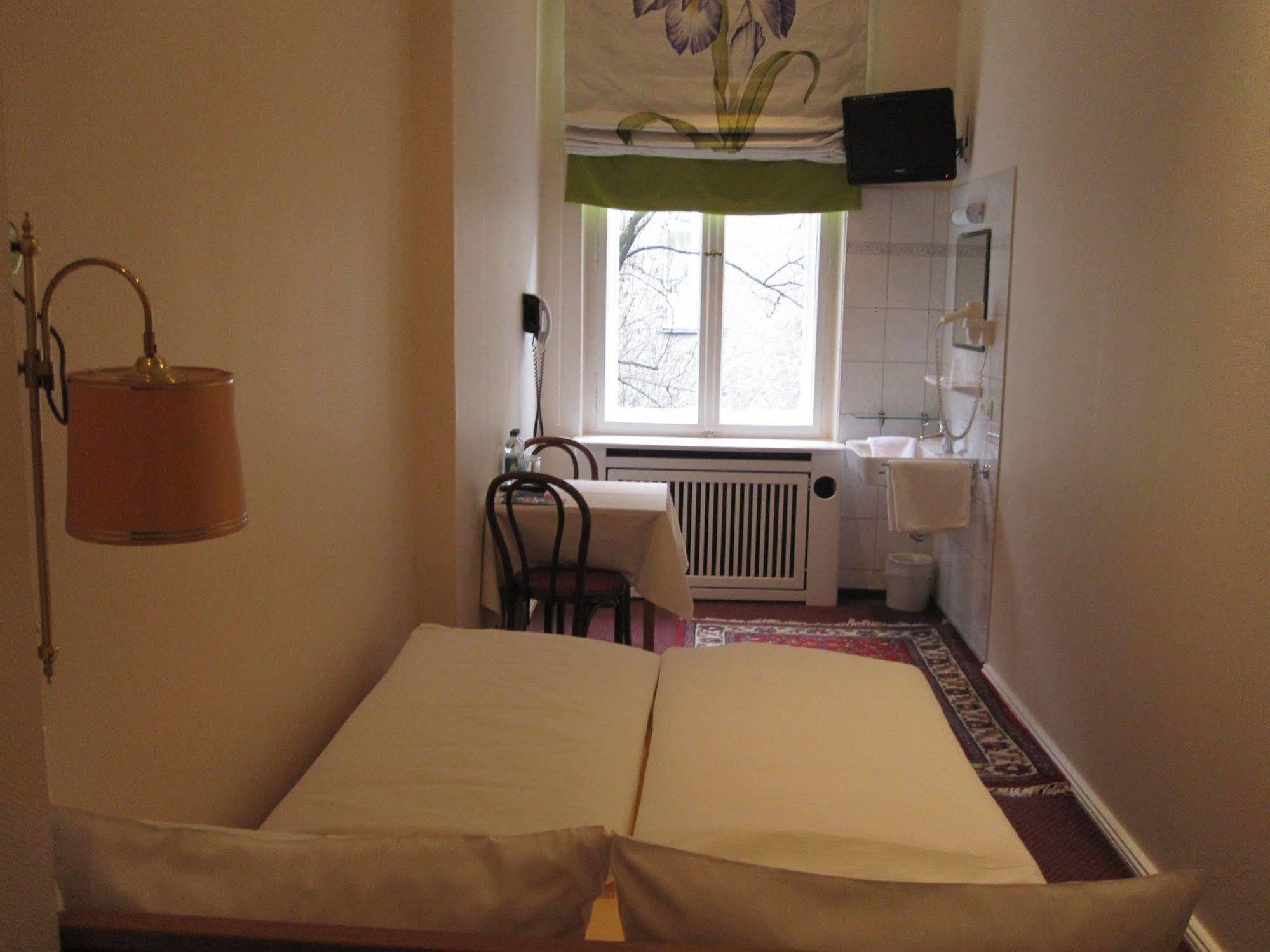 Hotel Pension Fasanenhaus เบอร์ลิน ภายนอก รูปภาพ