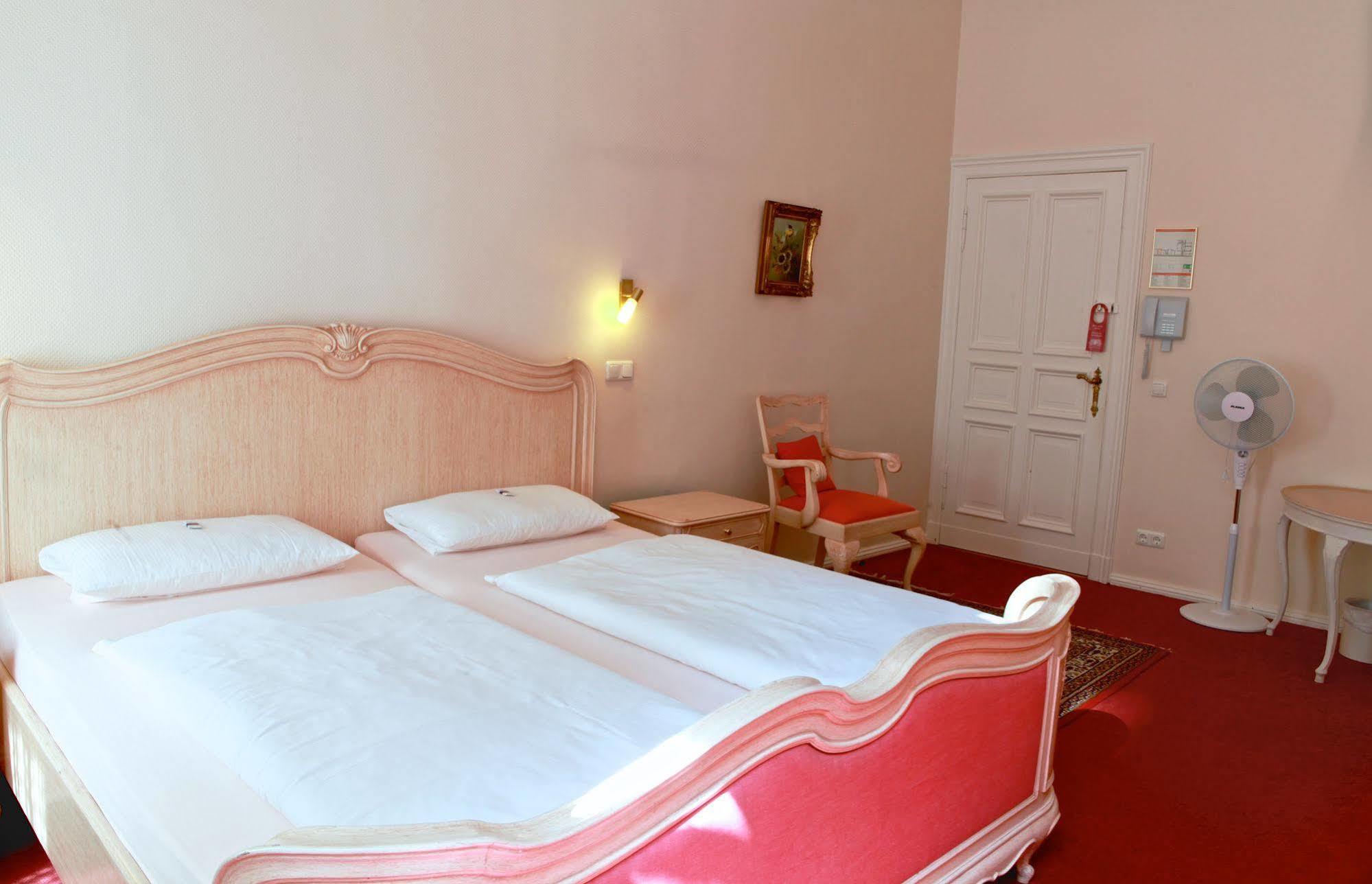 Hotel Pension Fasanenhaus เบอร์ลิน ภายนอก รูปภาพ