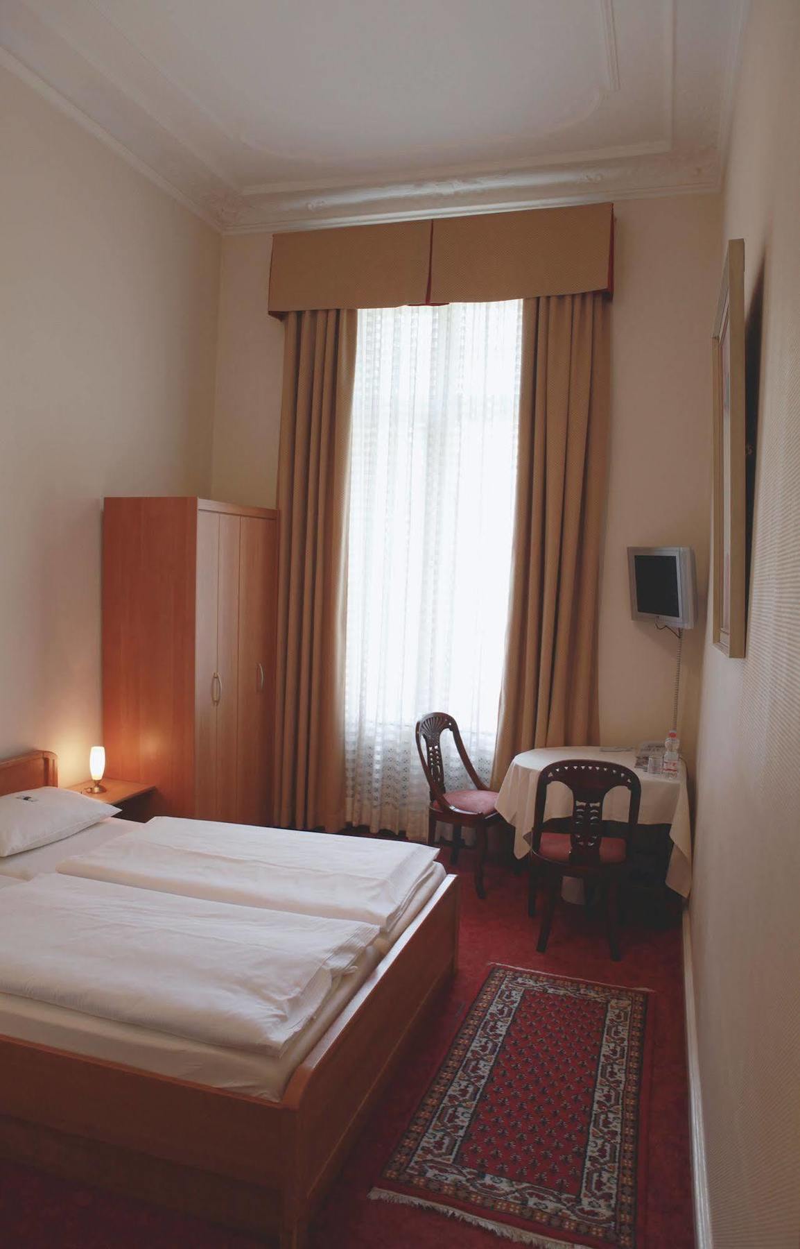 Hotel Pension Fasanenhaus เบอร์ลิน ภายนอก รูปภาพ
