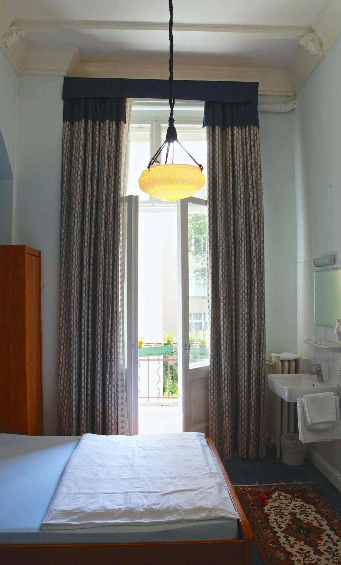 Hotel Pension Fasanenhaus เบอร์ลิน ภายนอก รูปภาพ